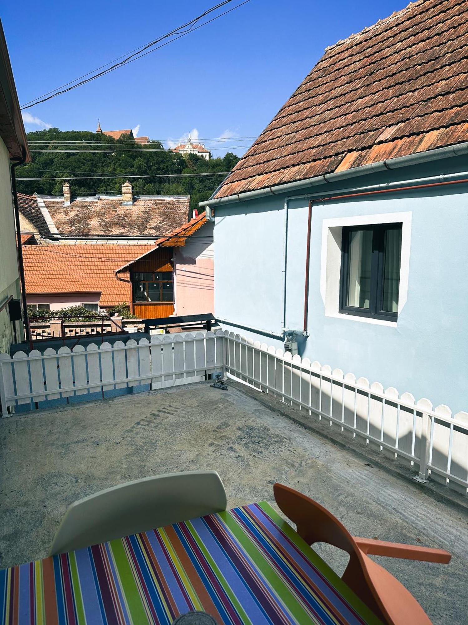 House Four Apartment *