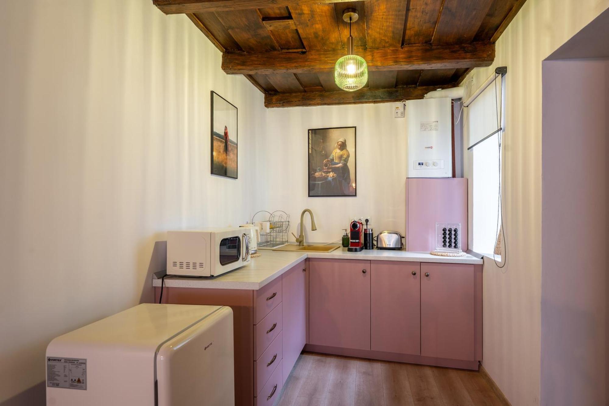 House Four Apartment *